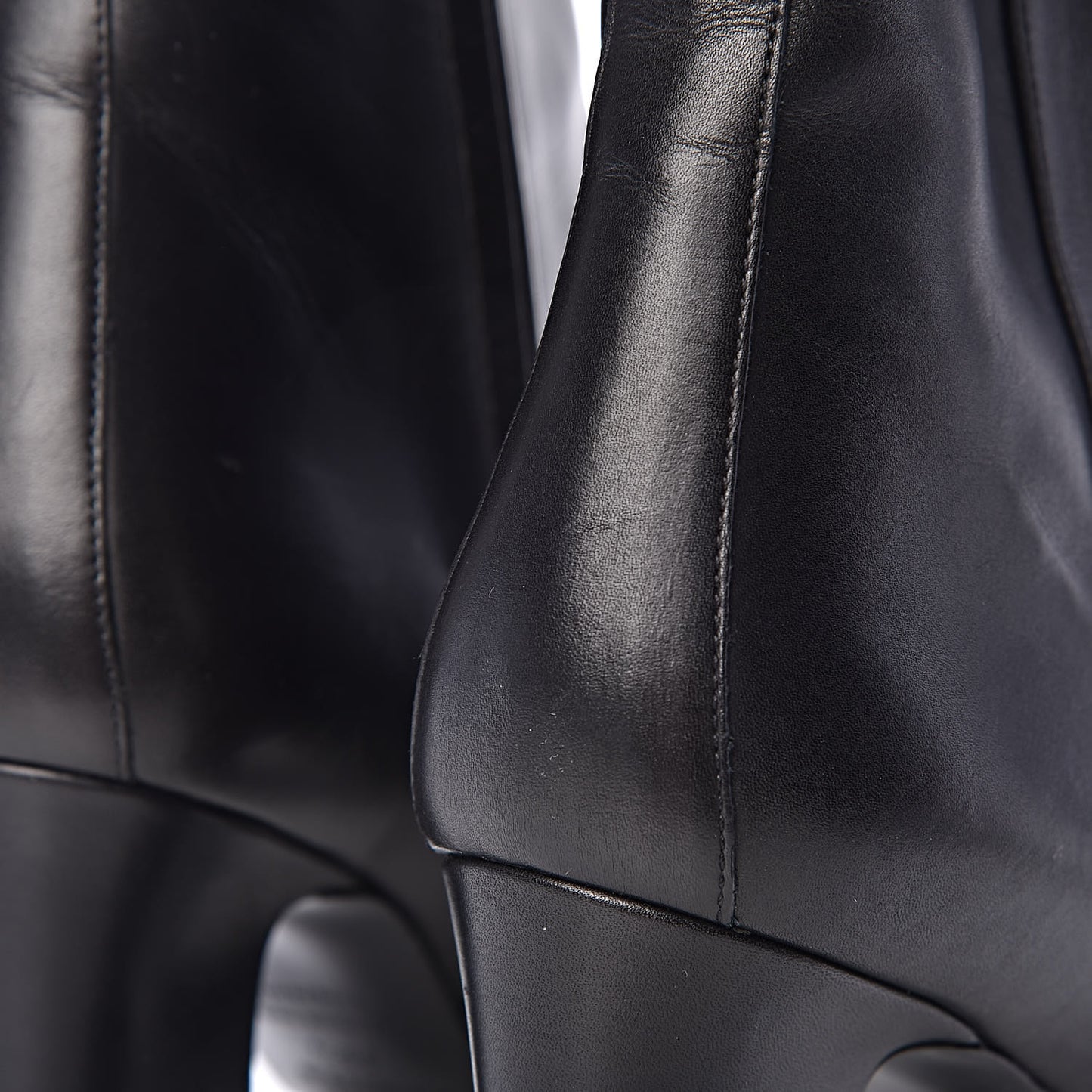 Calfskin Joueuse Ankle Boots 38.5 Black