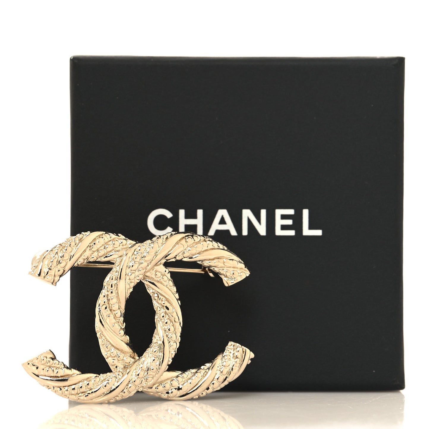 Twisted CC Brooch Light Gold