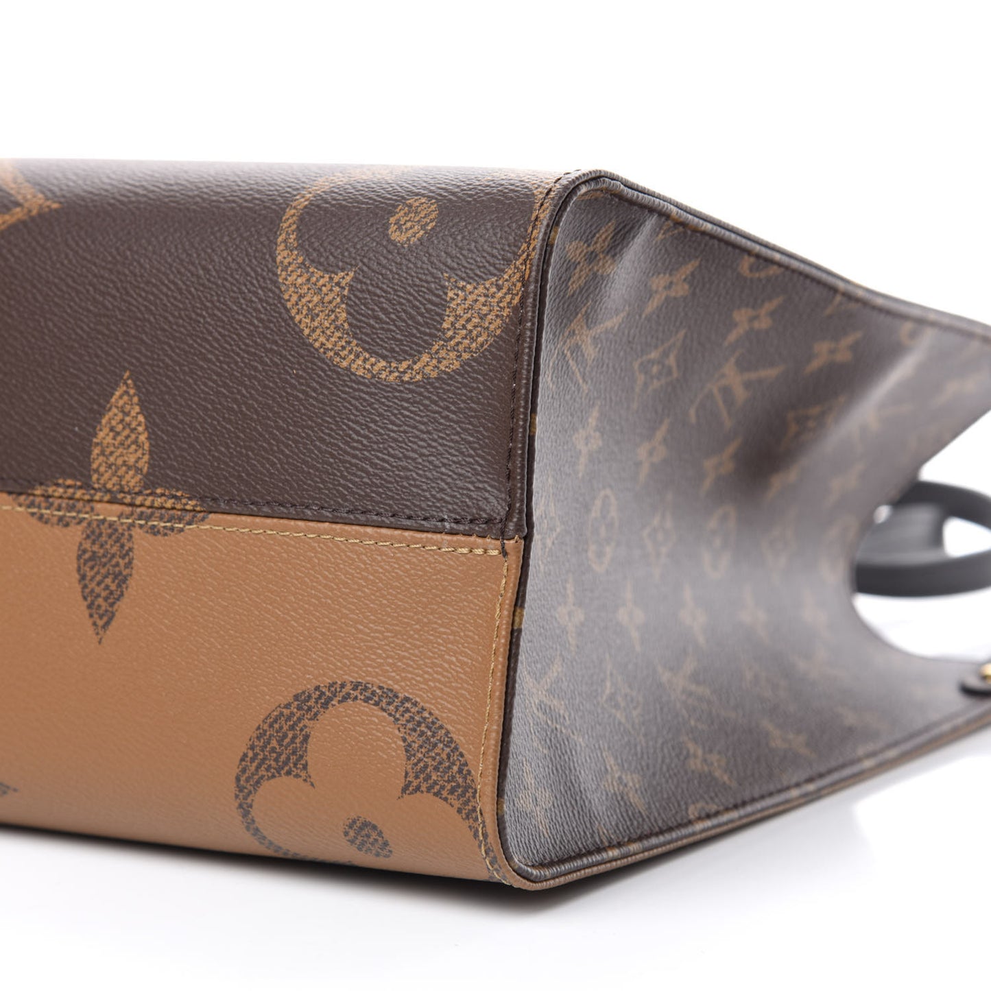Reverse Monogram Giant Onthego MM