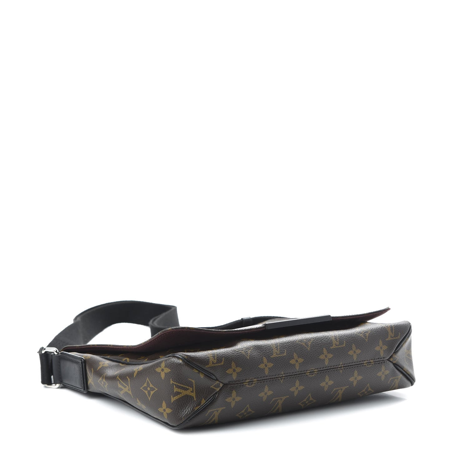 Monogram Macassar District MM