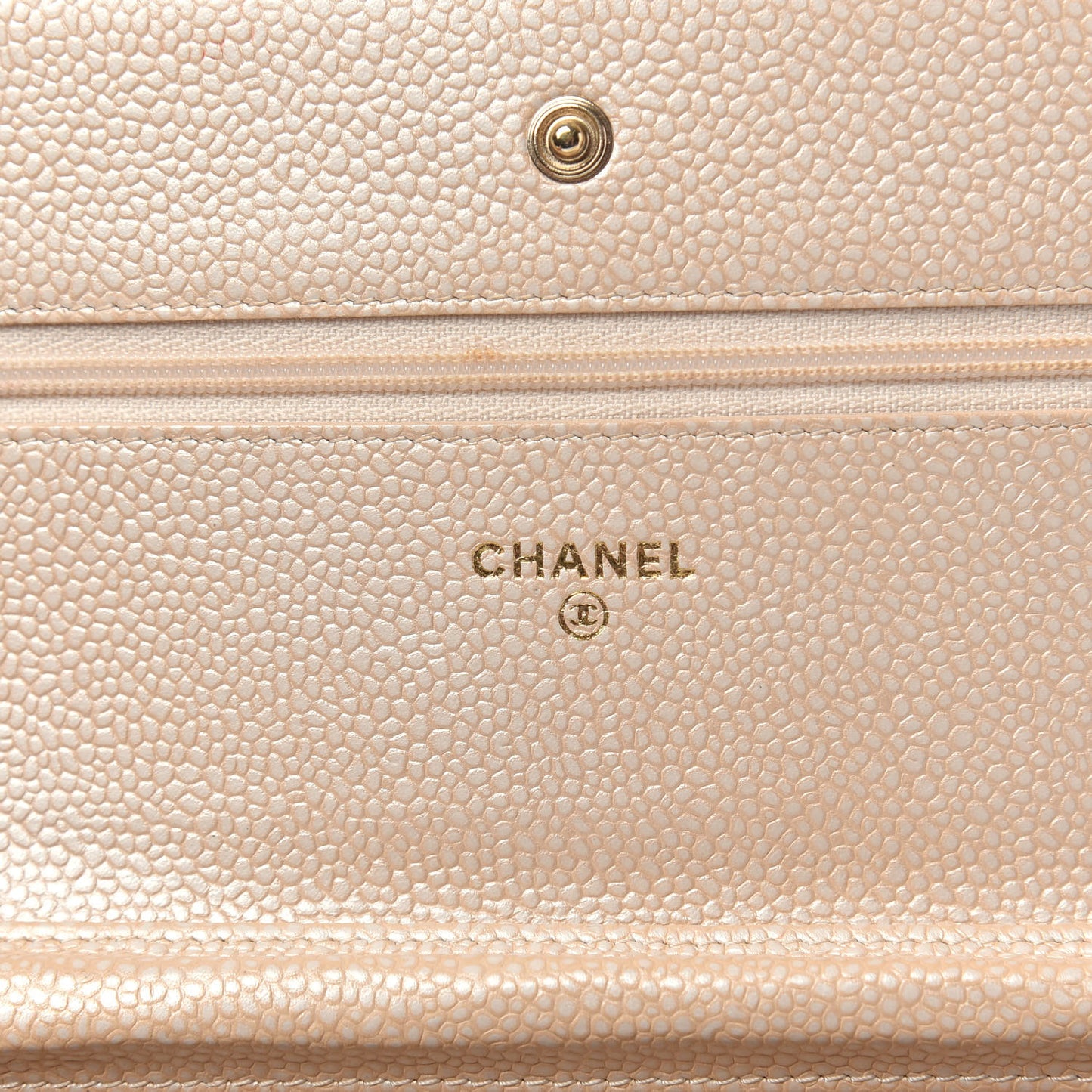 Pearly Caviar Quilted Wallet On Chain WOC Beige