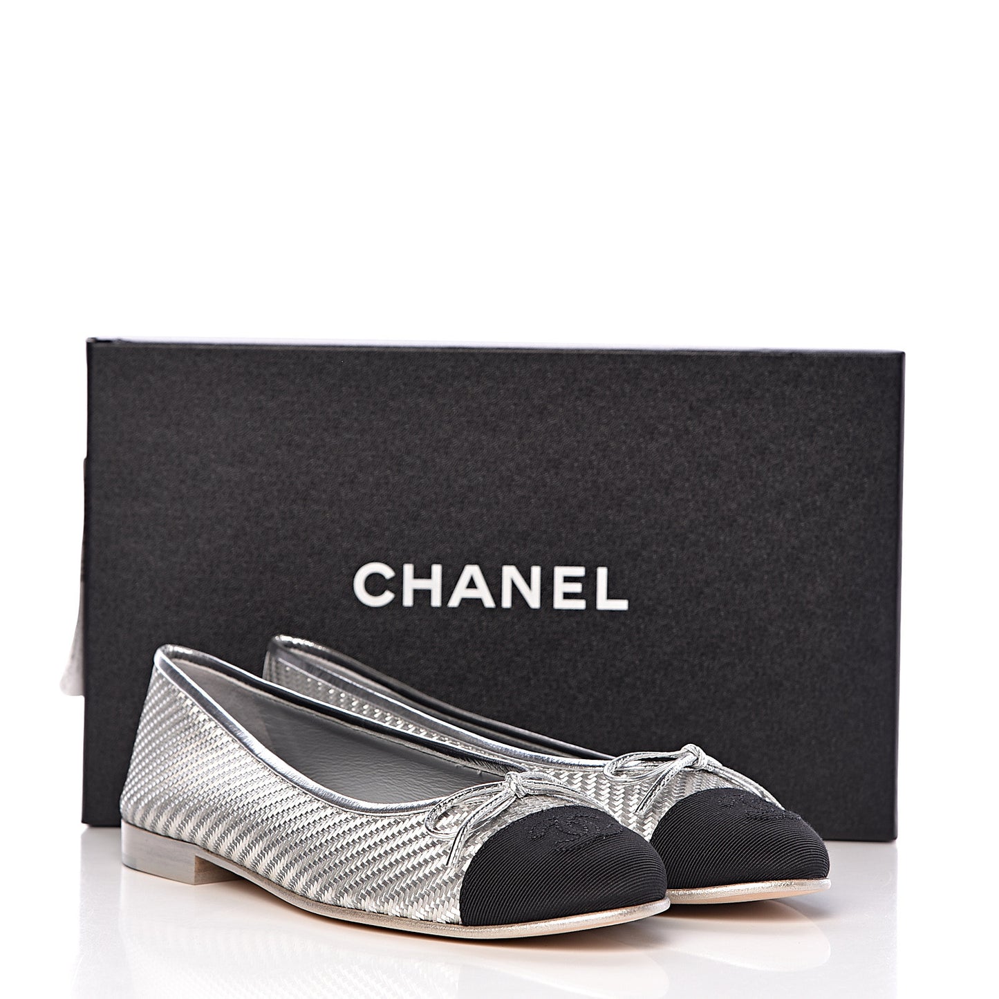 Metallic PVC Grosgrain Cap Toe Ballerina Flats 37 Silver Black