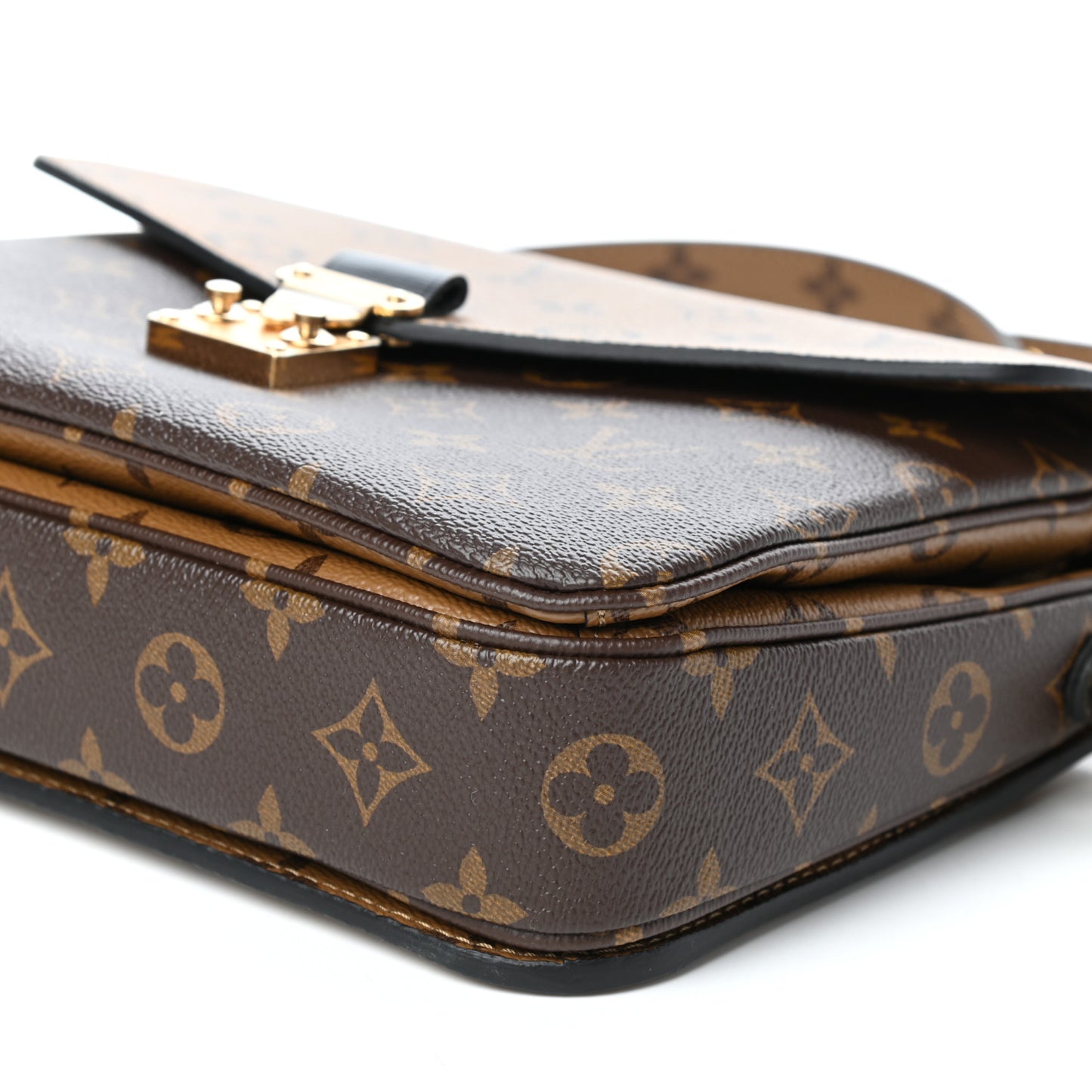 Reverse Monogram Pochette Metis
