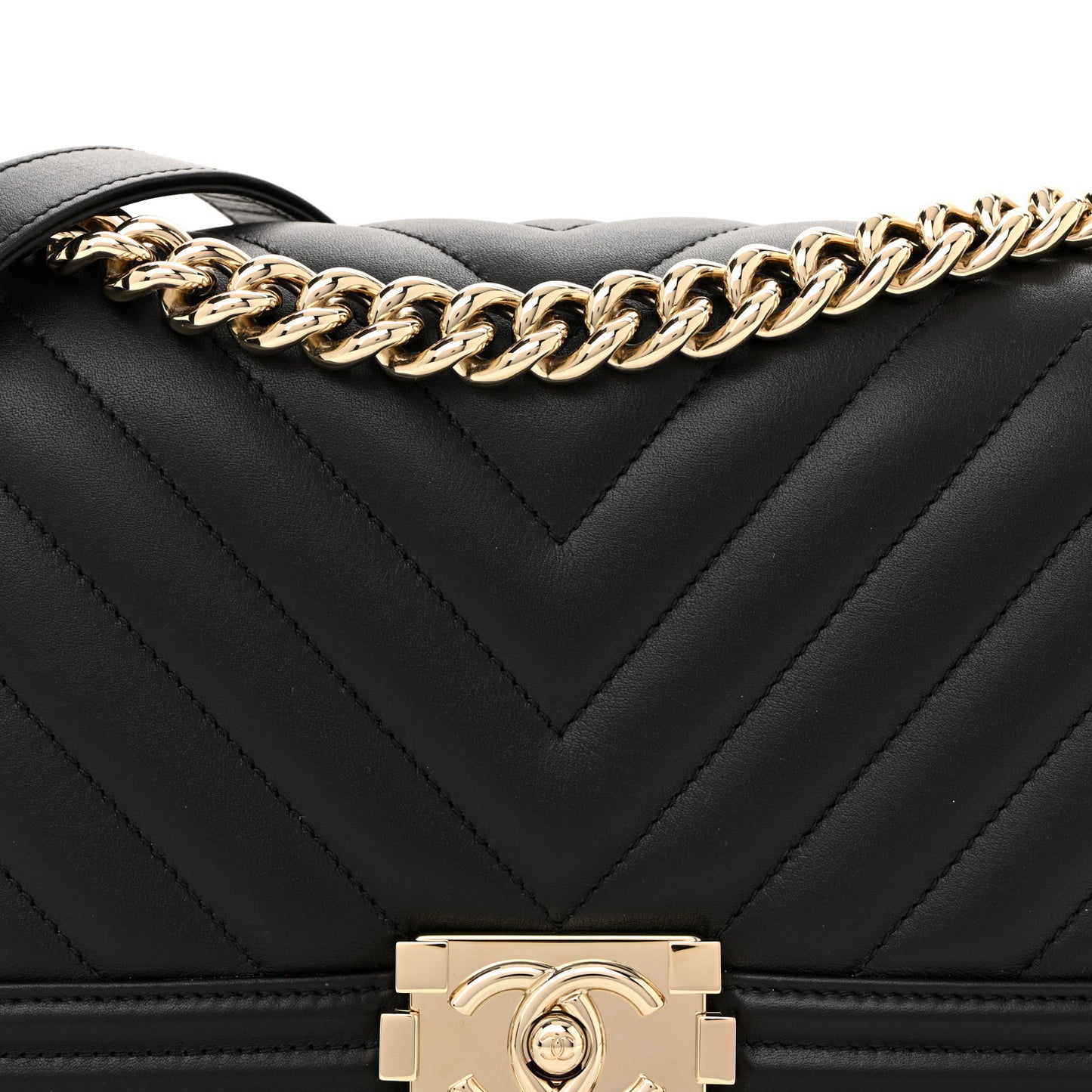 Lambskin Chevron Quilted Medium Boy Flap Black