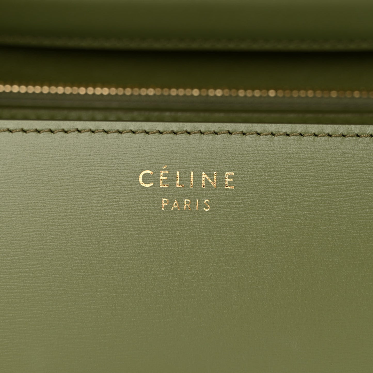 Box Calfskin Classic Box Medium Flap Bag Army Green