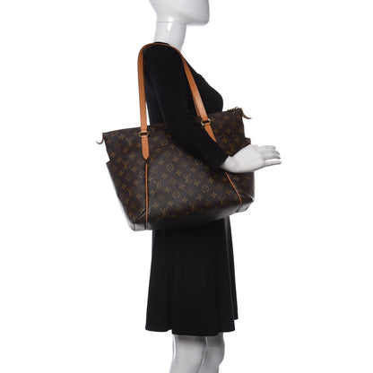Louis Vuitton Monogram Totally MM 2 of 8