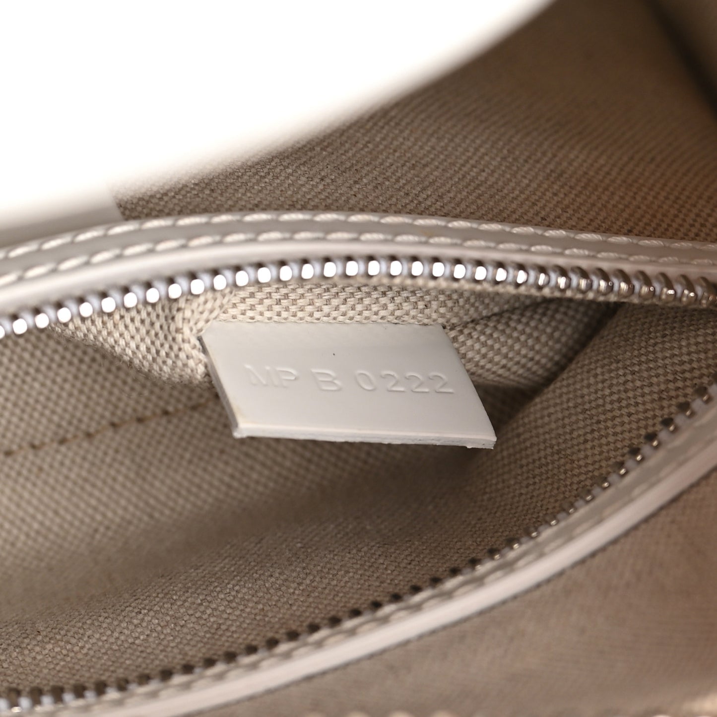 Patent Calfskin Perforated Mini 4G Antigona Ivory