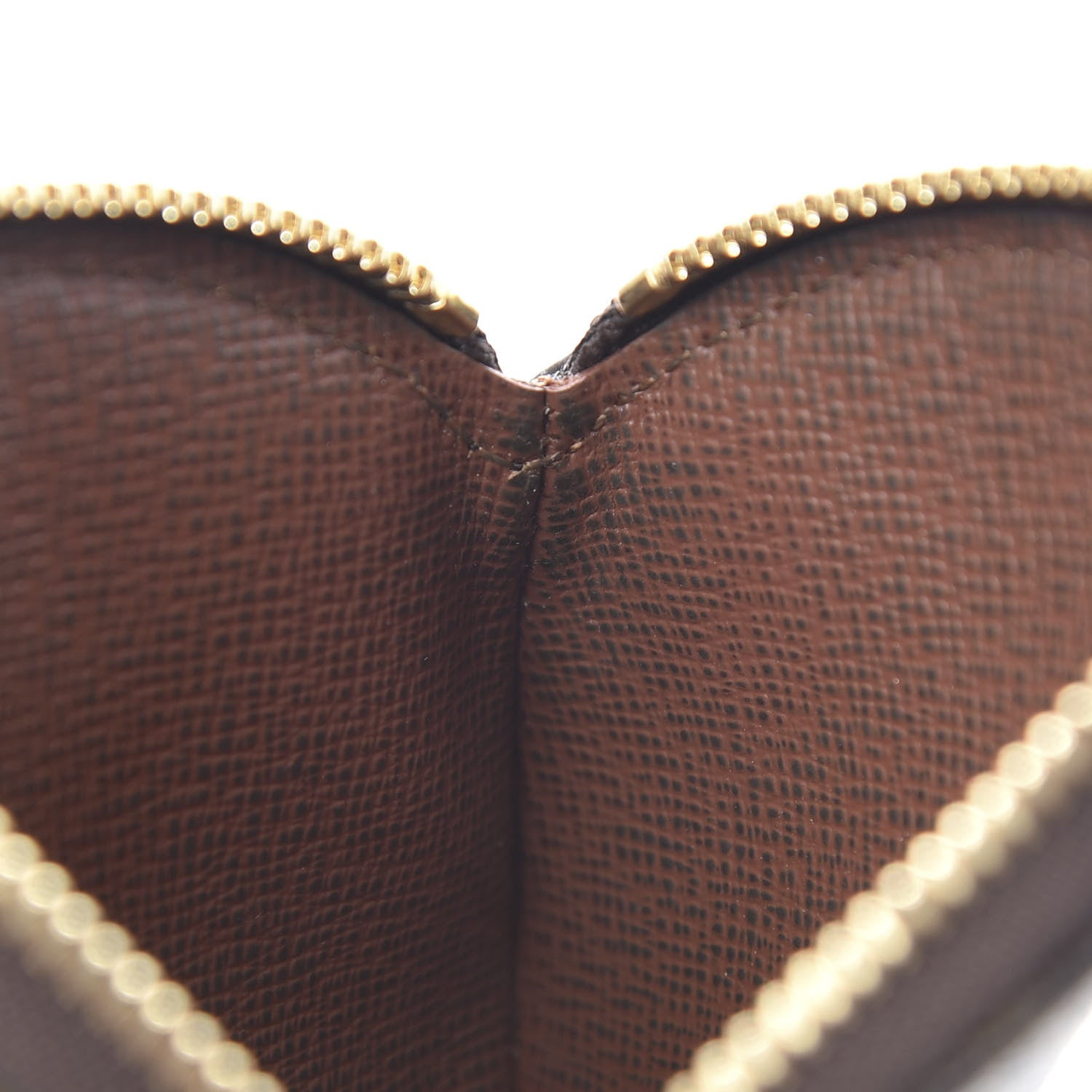 Louis Vuitton Monogram Round Coin Purse 8 of 9