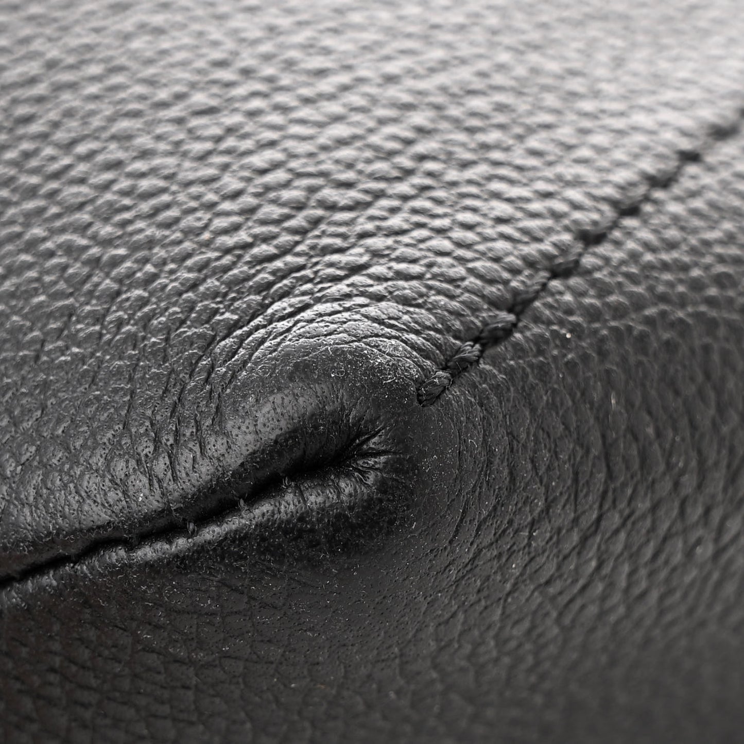 Monogram Eclipse Saumur Messenger NV Black