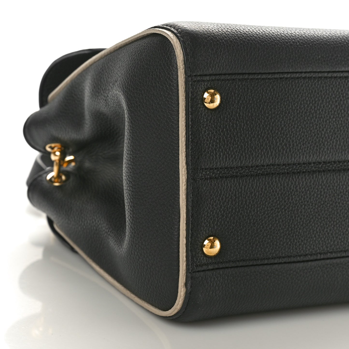 Monogram Double V Black