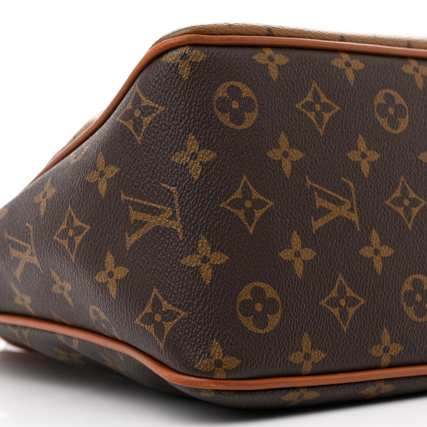 Reverse Monogram Dauphine Hobo MM