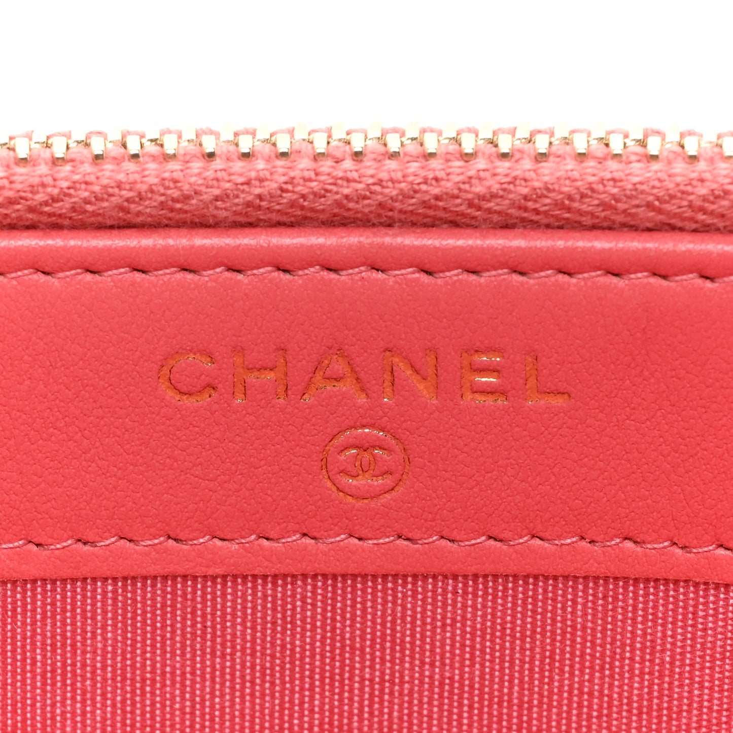 Caviar Quilted Small Boy Clutch With Chain Pink