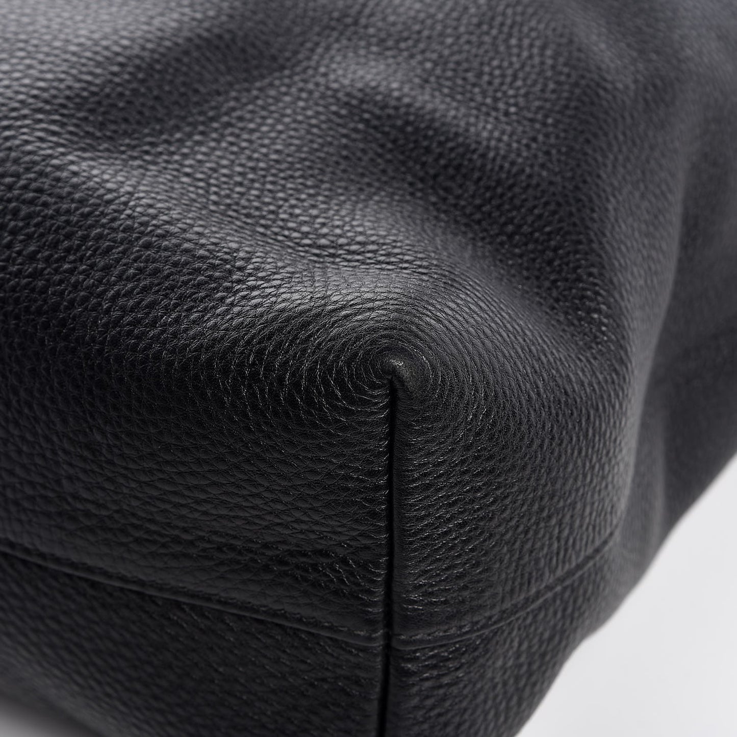 Vitello Daino Tote Black