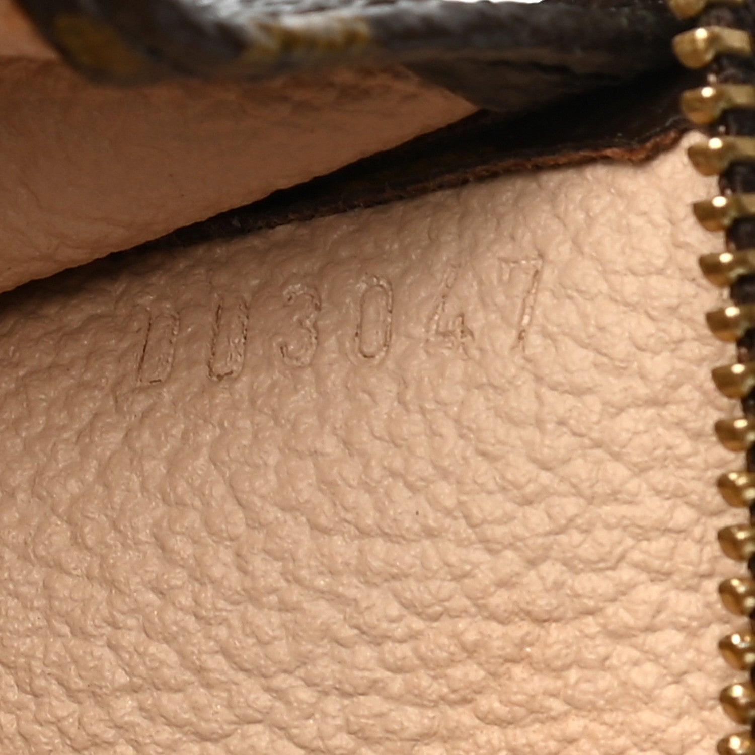 Louis Vuitton Monogram Toiletry Pouch 19 7 of 7