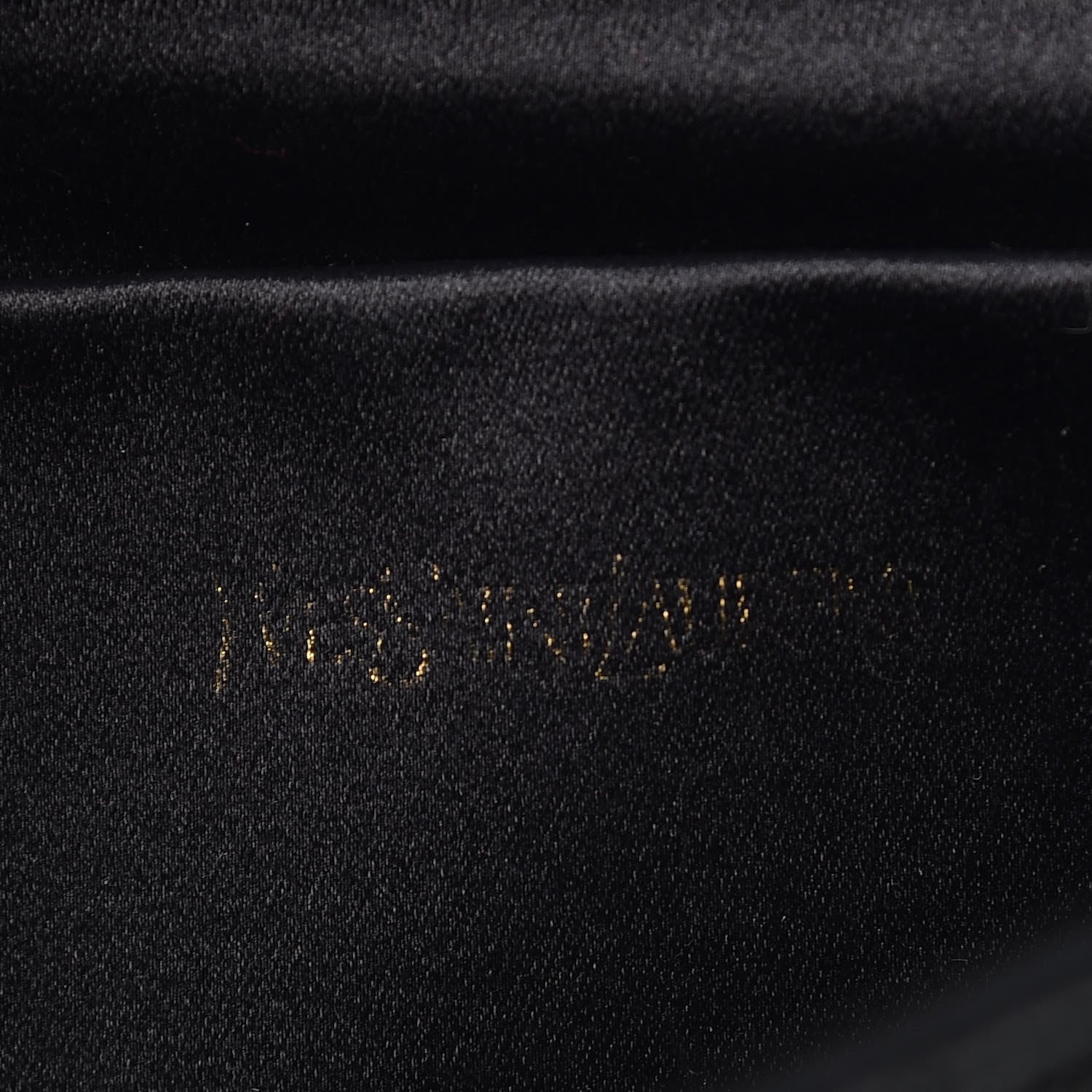 Saint Laurent Textured Patent Monogram Large Belle De Jour Clutch Black 9 of 10