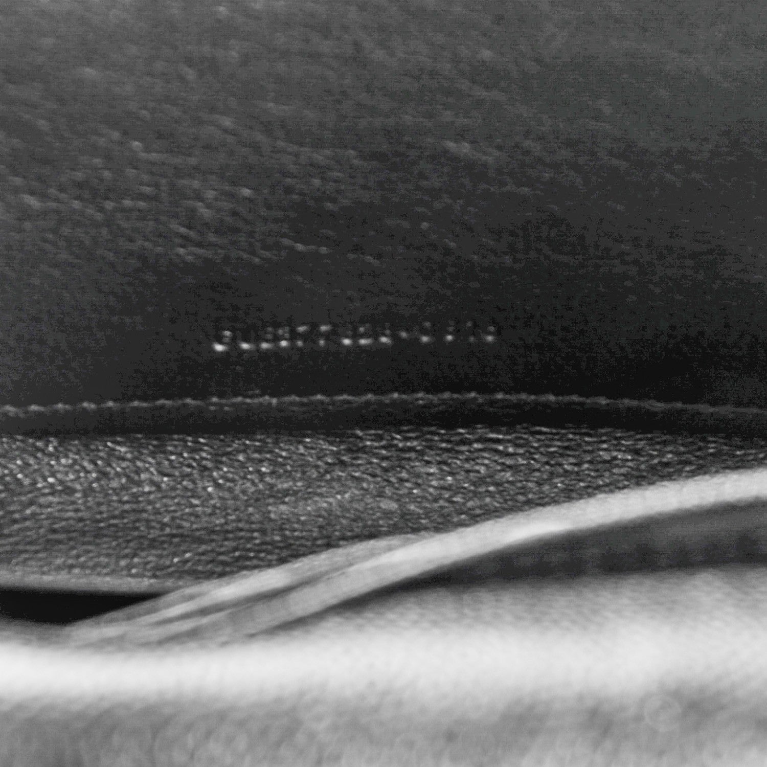 Saint Laurent Bi-Color Grain De Poudre Matelasse Chevron Monogram Chain Wallet Black White 8 of 8