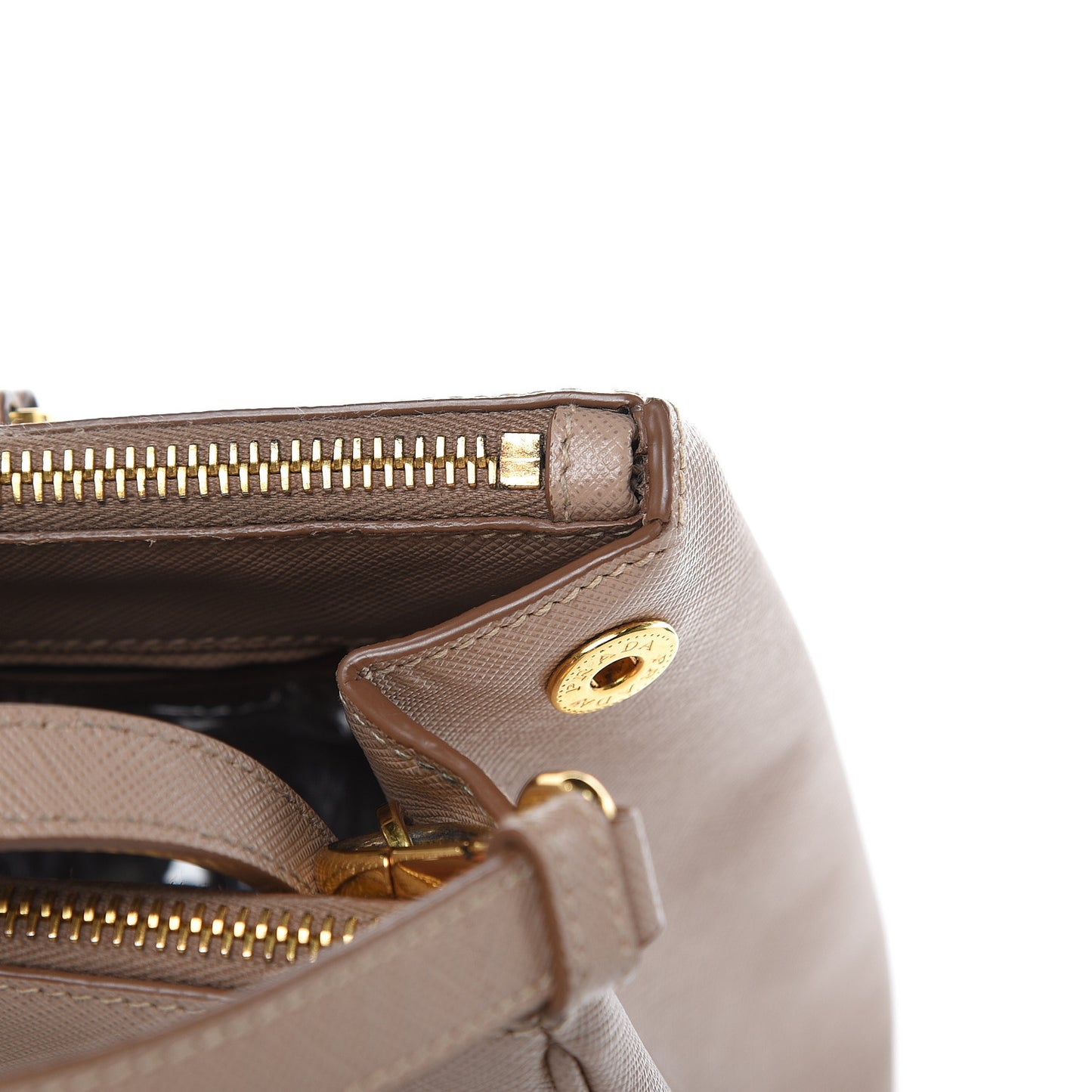 Saffiano Medium Galleria Double Zip Tote Cammeo