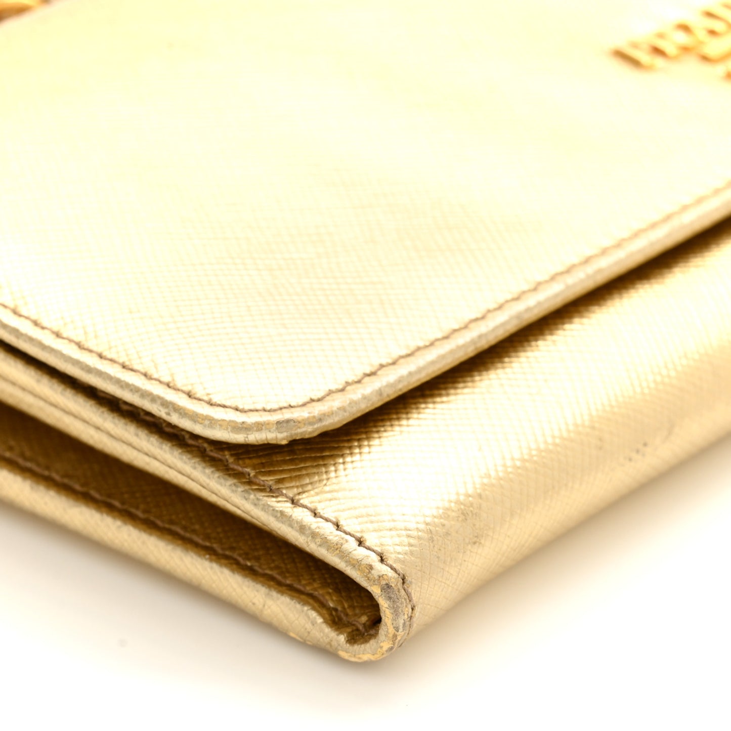 Metallic Saffiano Wallet On Chain Platino