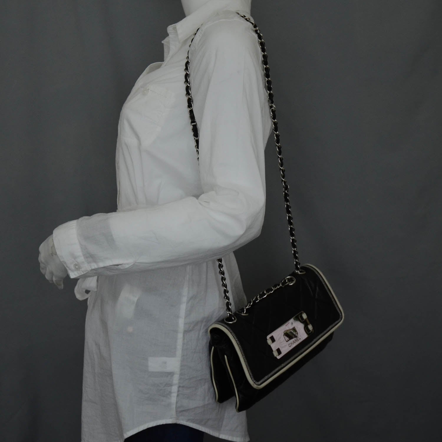 Chanel Lambskin Quilted East West Flap Navy 2 of 11