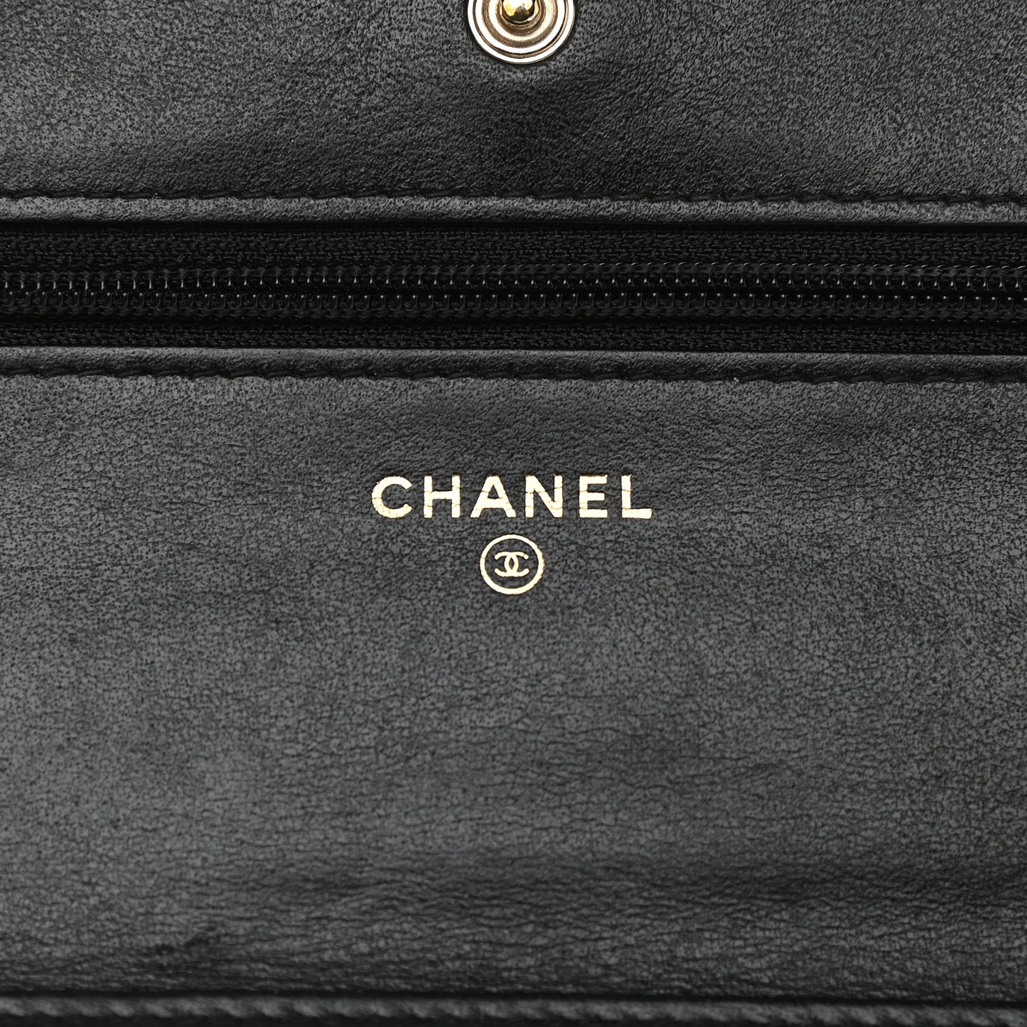 Patent Quilted Wallet On Chain WOC Black