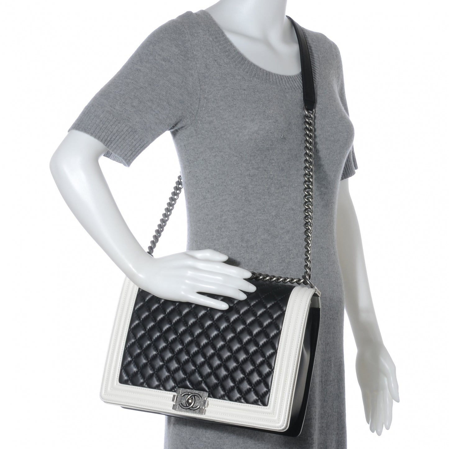 Lambskin Quilted Large Boy Flap Black White