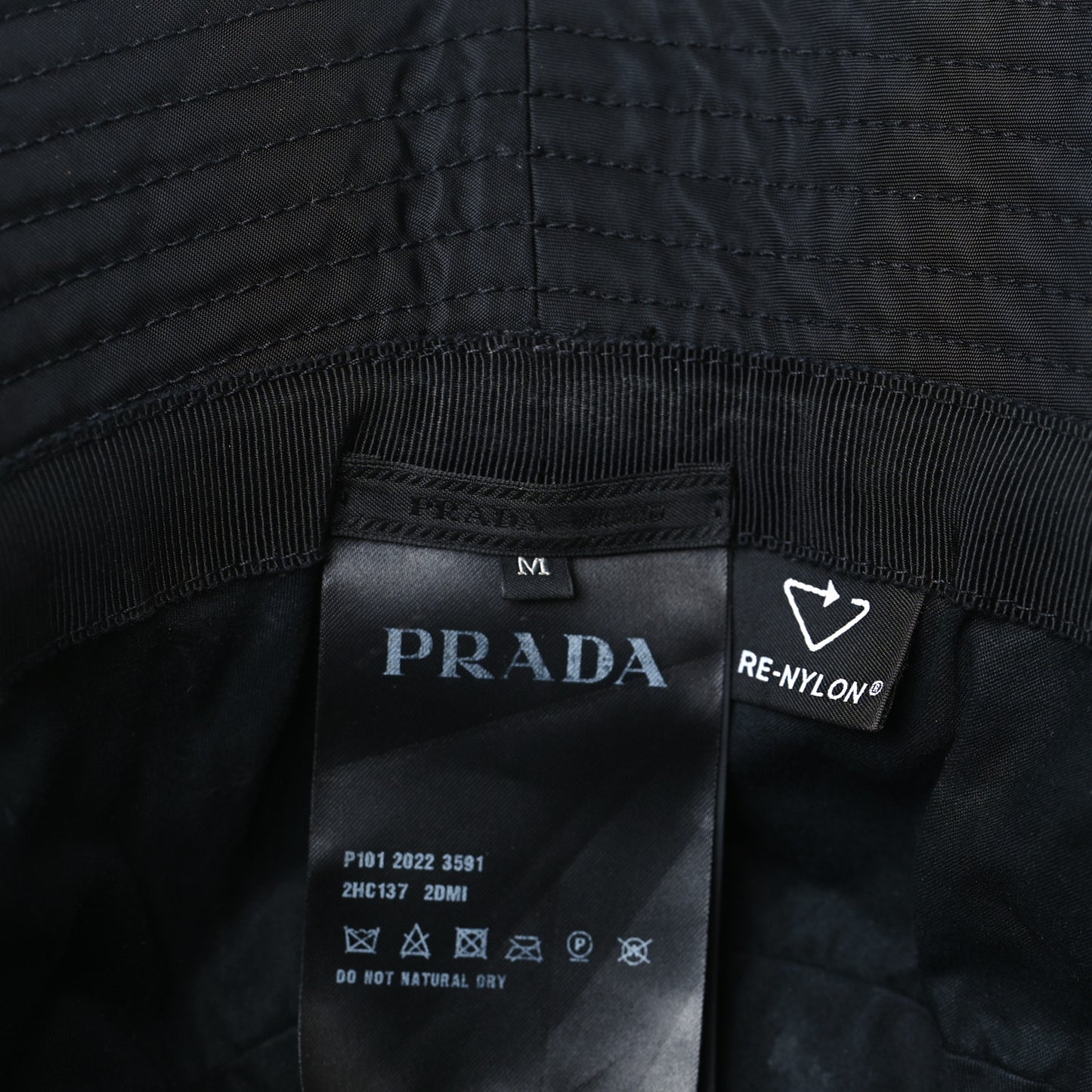 Re-Nylon Metal Triangle Logo Womens Bucket Hat M Black
