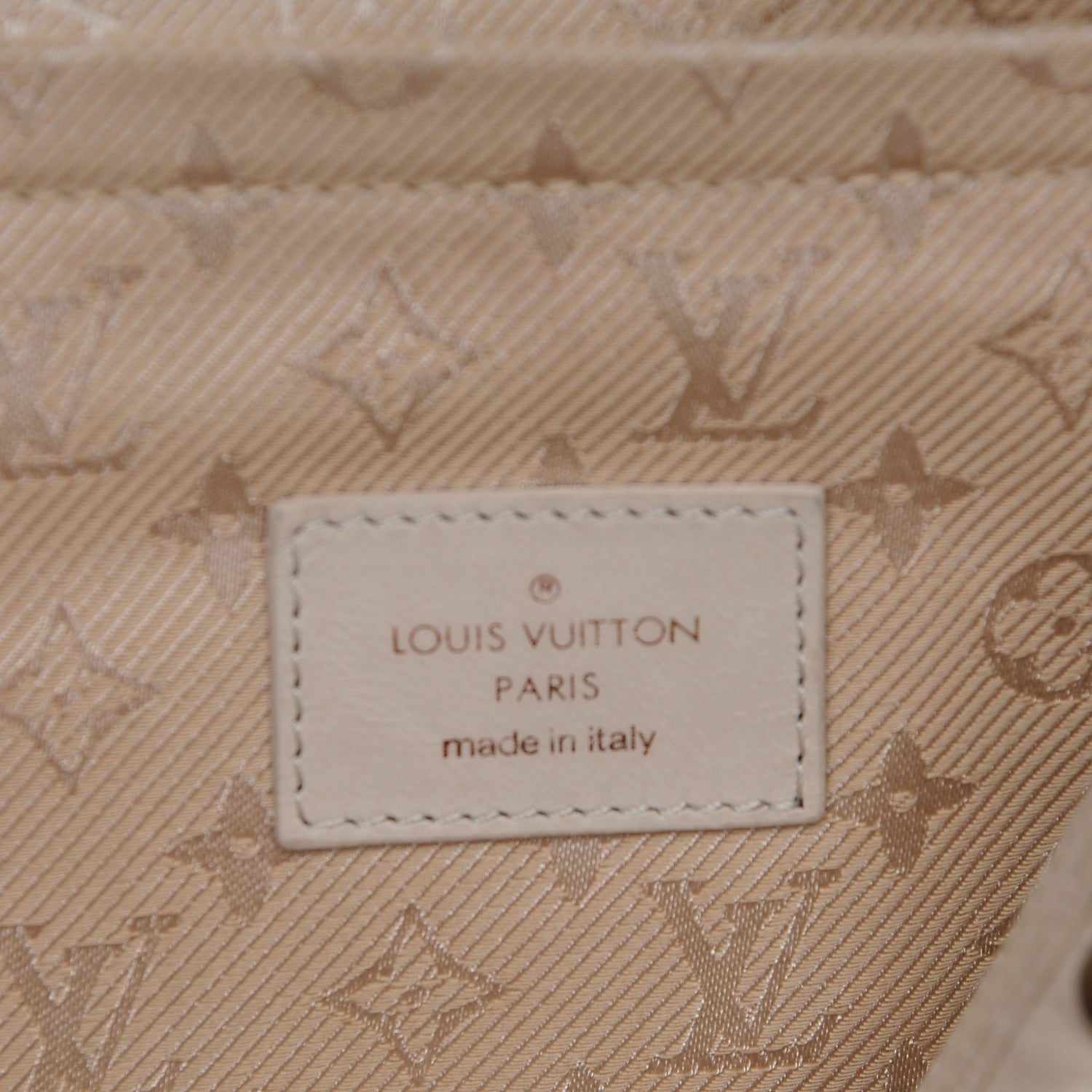 Louis Vuitton Lambskin Riveting Ecru 6 of 7