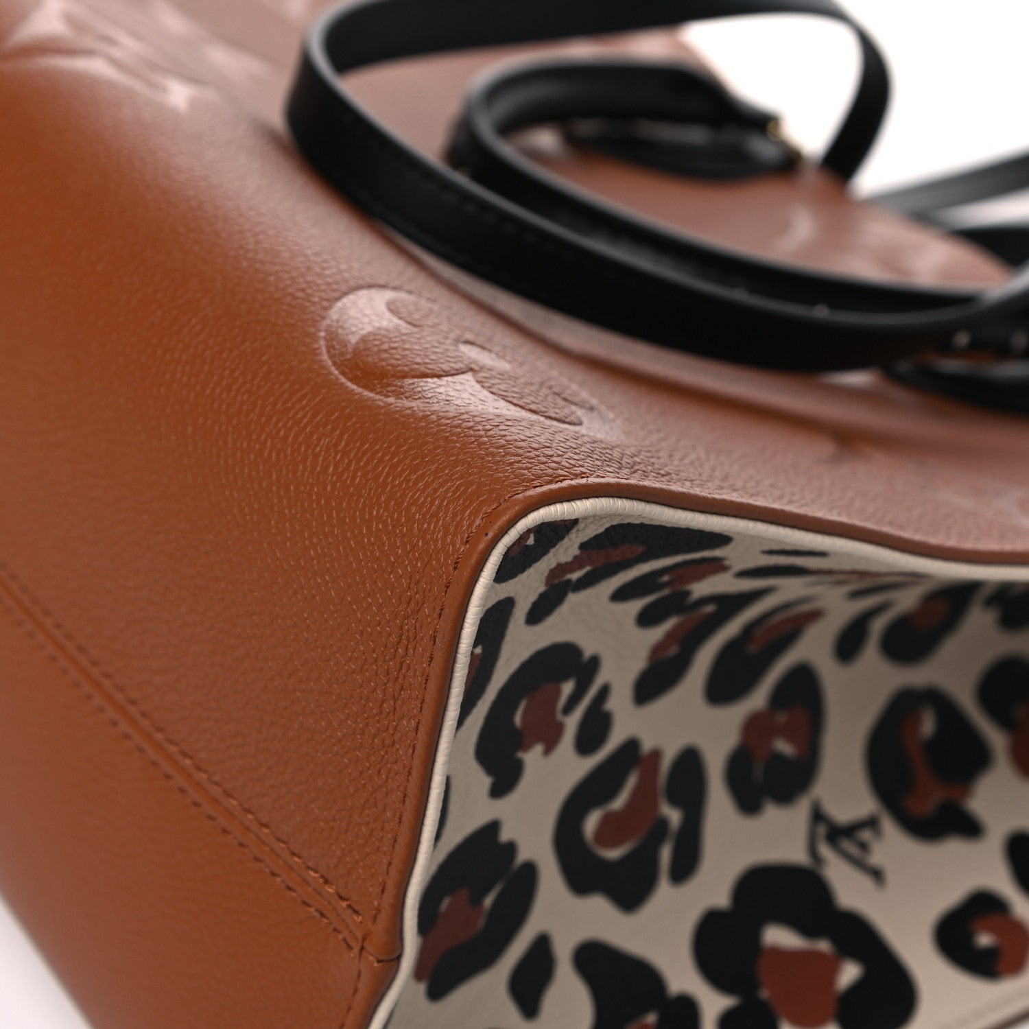 Louis Vuitton Empreinte Monogram Giant Wild At Heart Onthego MM Caramel 10 of 11