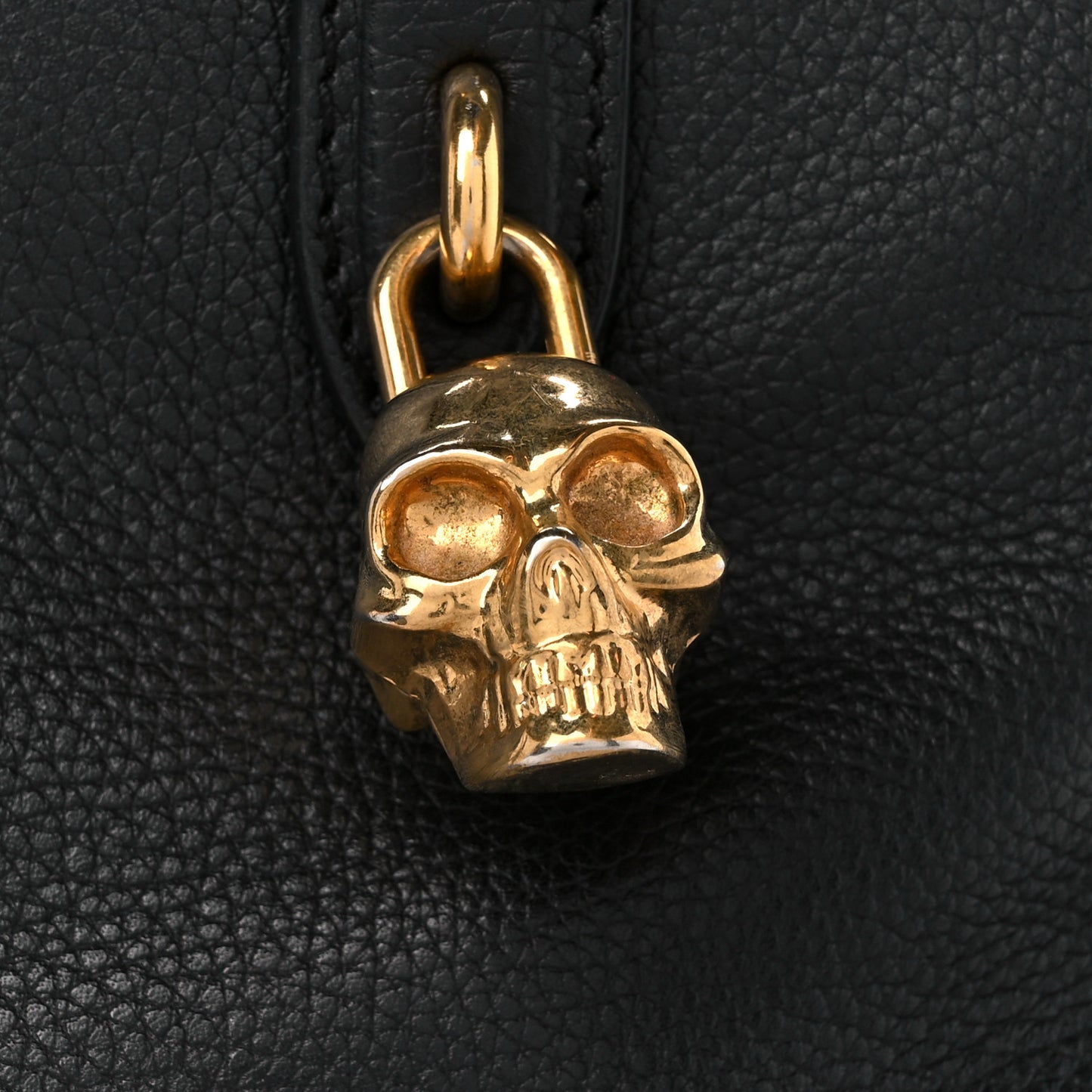 Pebbled Calfskin Small Skull Padlock Zip Around Tote Black