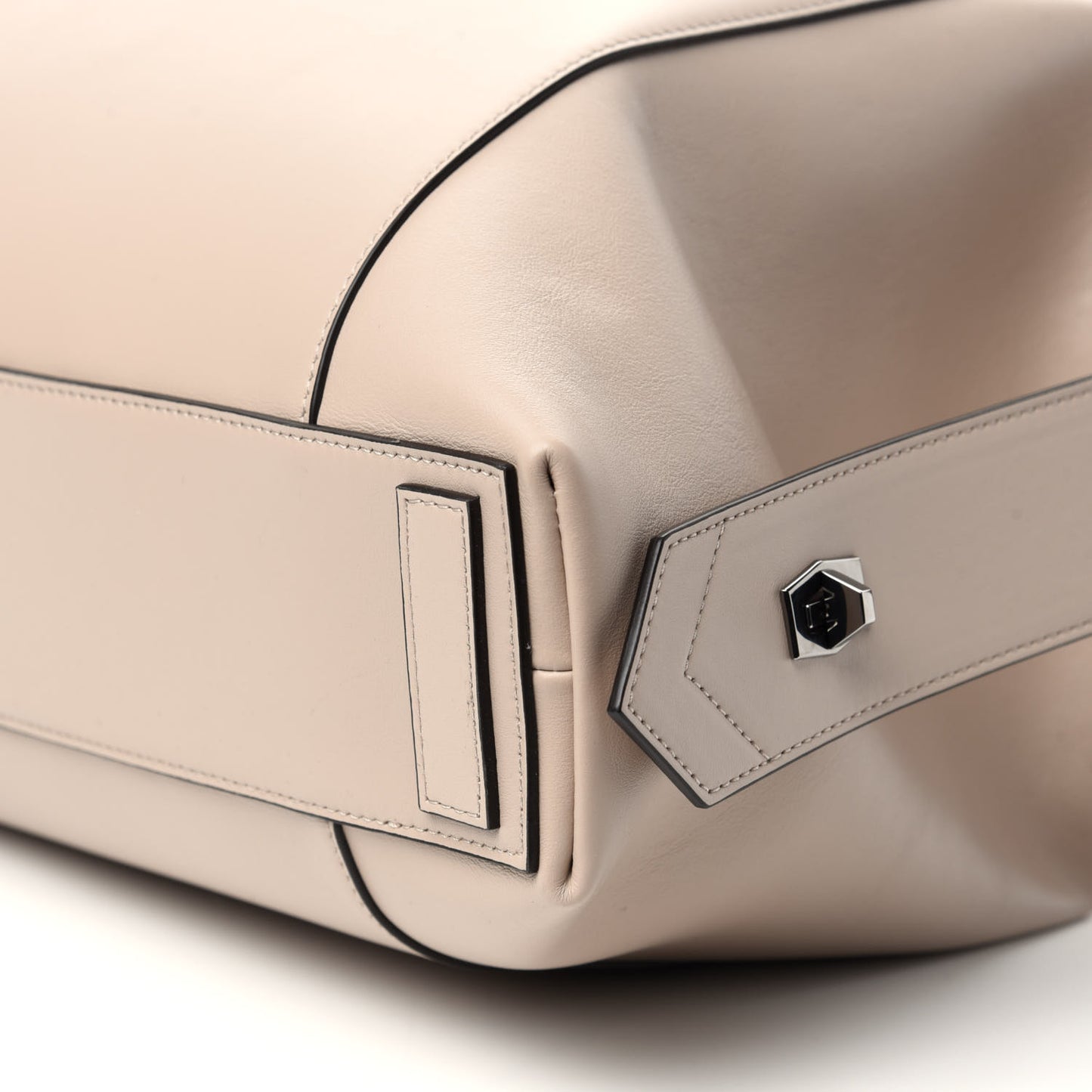 Soft Calfskin Medium Soft Antigona Dune