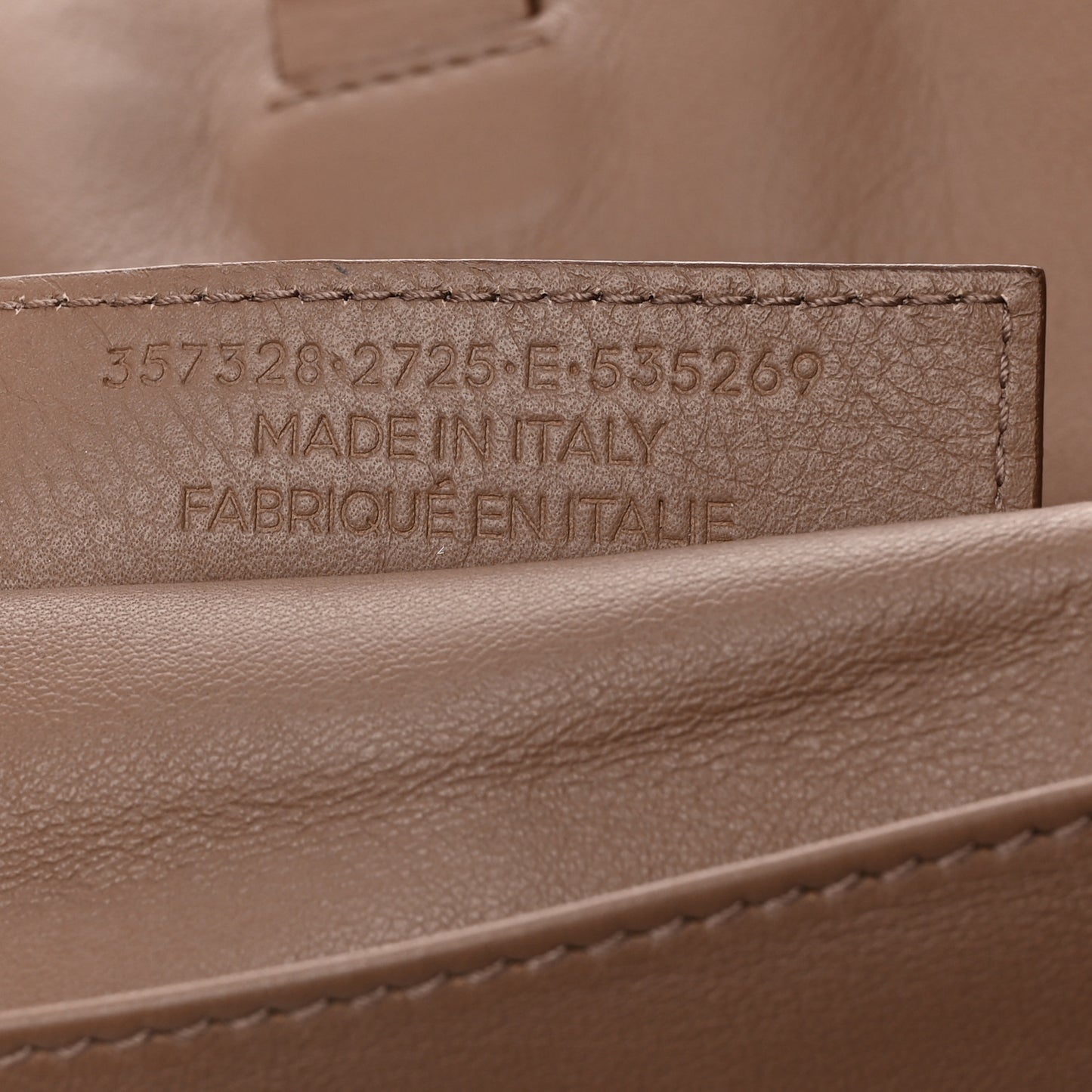 Veau Papier Sight Clutch Sable