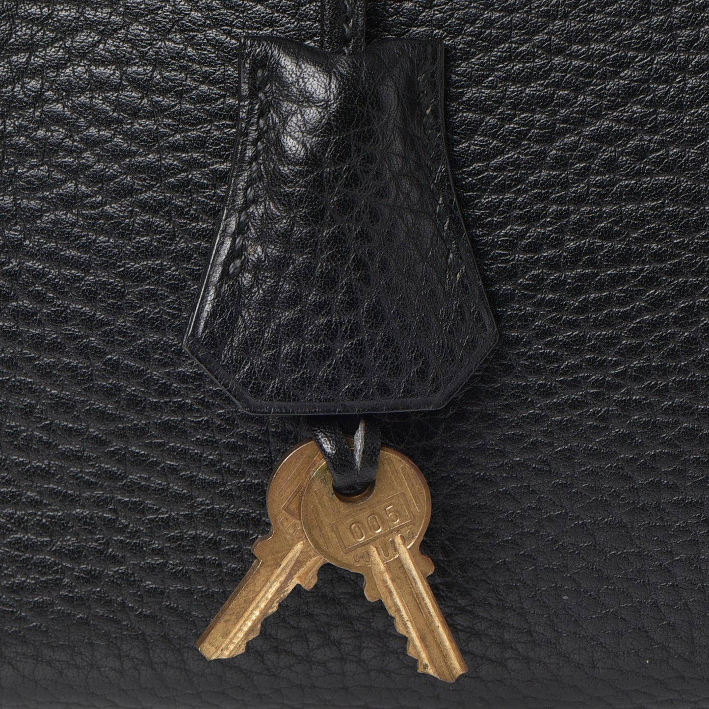 Taurillon Clemence Kelly Retourne 32 Black