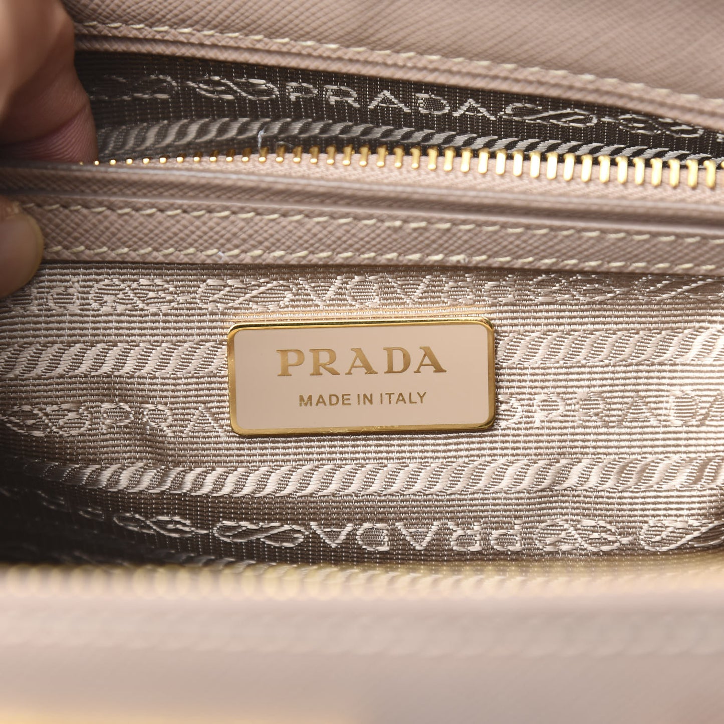 Saffiano Small Galleria Double Zip Tote Cipria