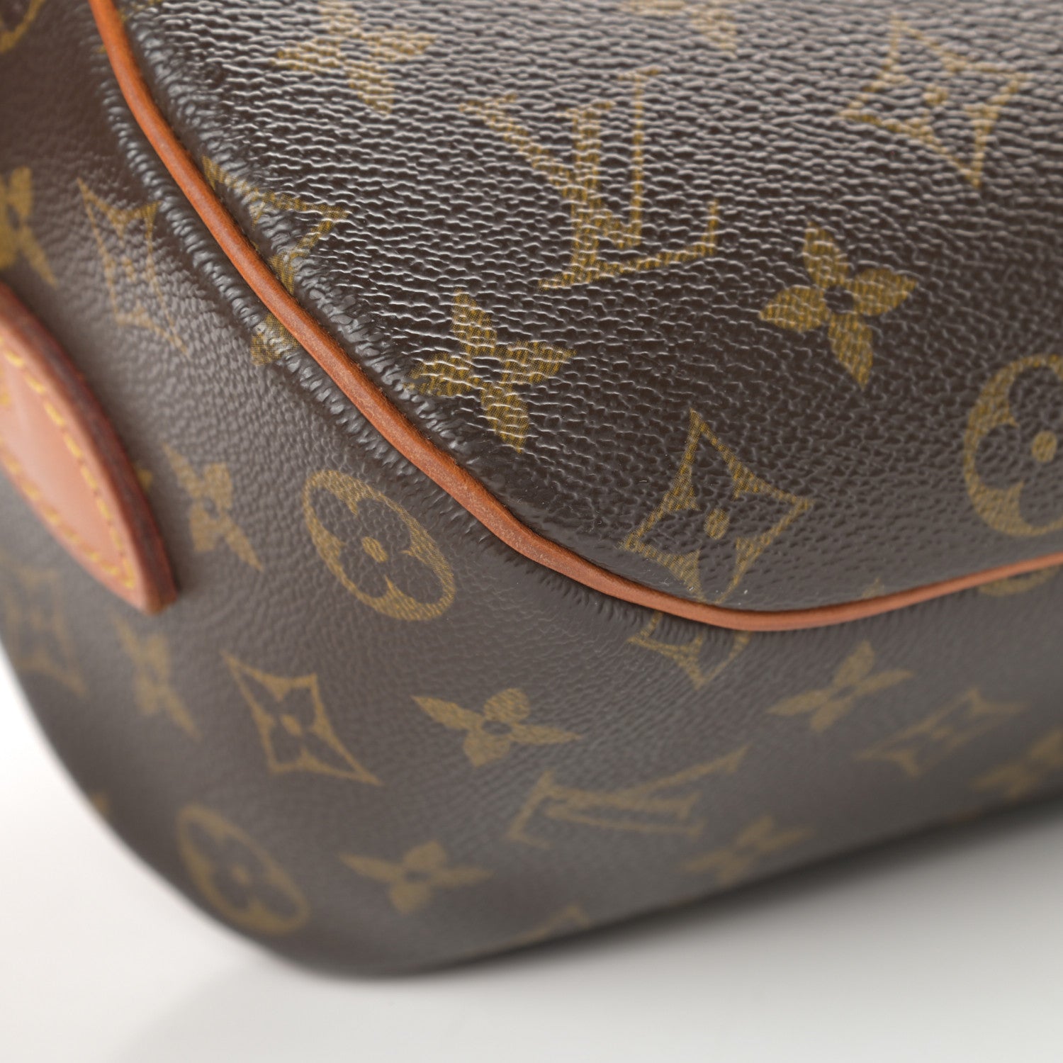 Louis Vuitton Monogram Blois 12 of 16