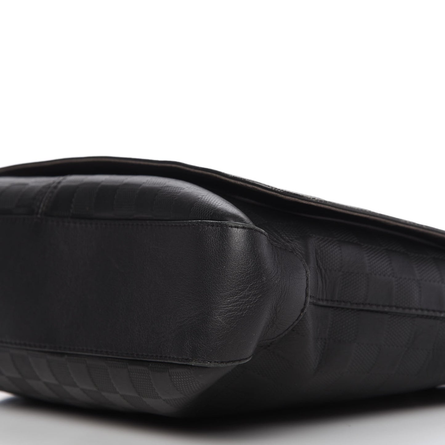 Damier Infini District MM Onyx