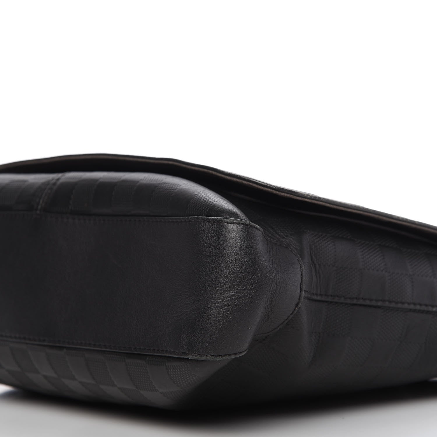 Louis Vuitton Damier Infini District MM Onyx 7 of 13