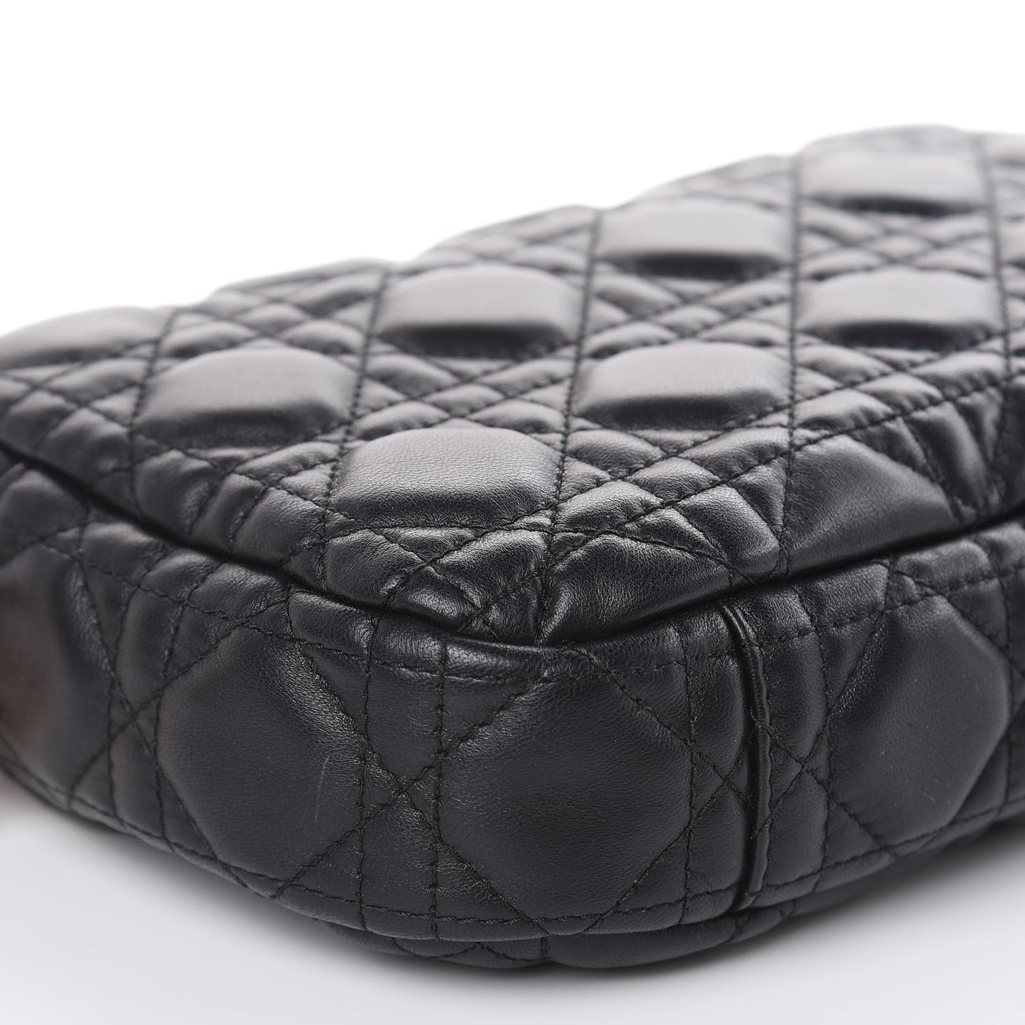 Lambskin Cannage DiorQuake Pouch Black