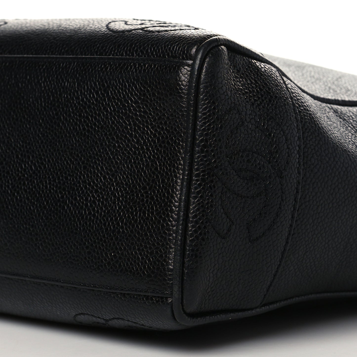 Caviar Shoulder Bag Black