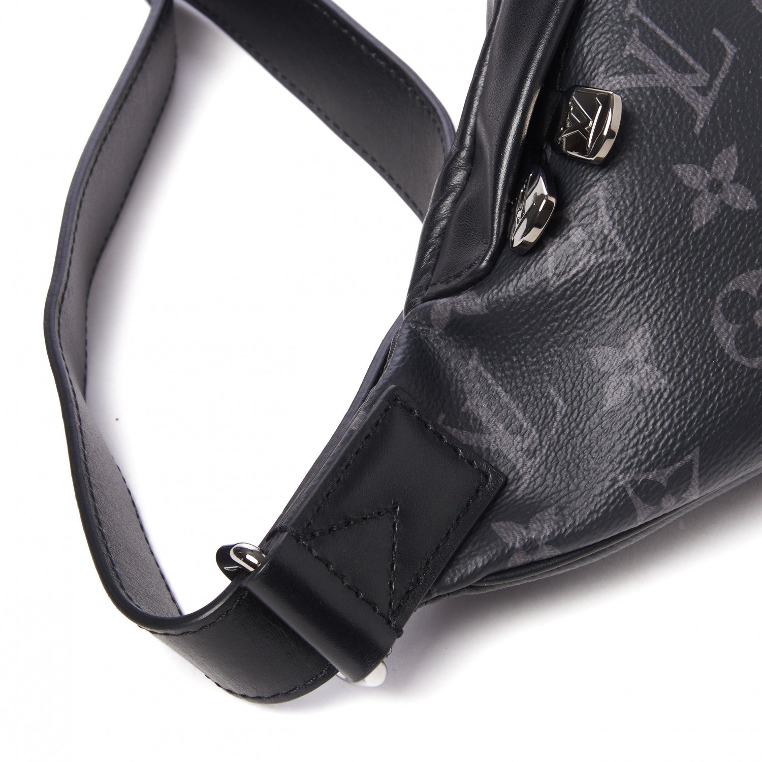 Louis Vuitton Monogram Eclipse Discovery Bumbag 6 of 8