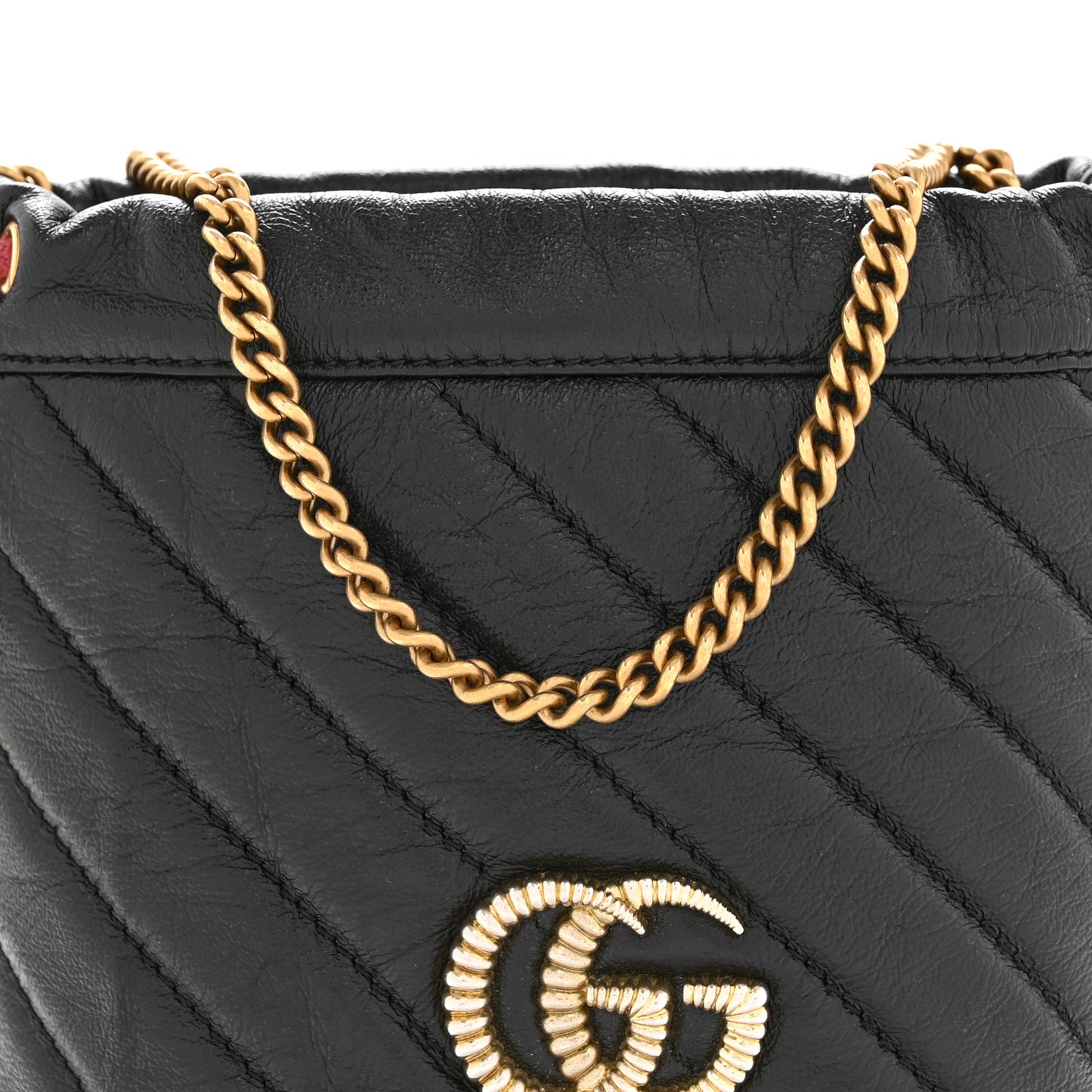 Vintage Effect Calfskin Matelasse Diagonal Mini Torchon GG Marmont 2.0 Bucket Bag Black Romantic Cherry