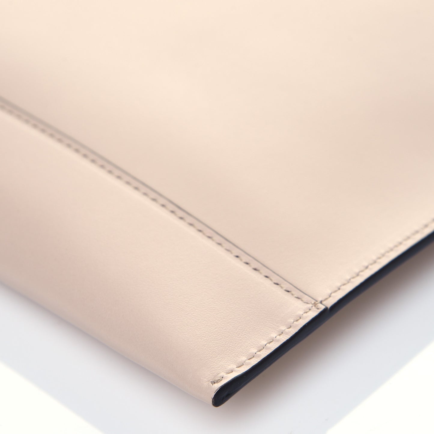 Vitello King Logo Embossed Large Flat Pouch Poudre