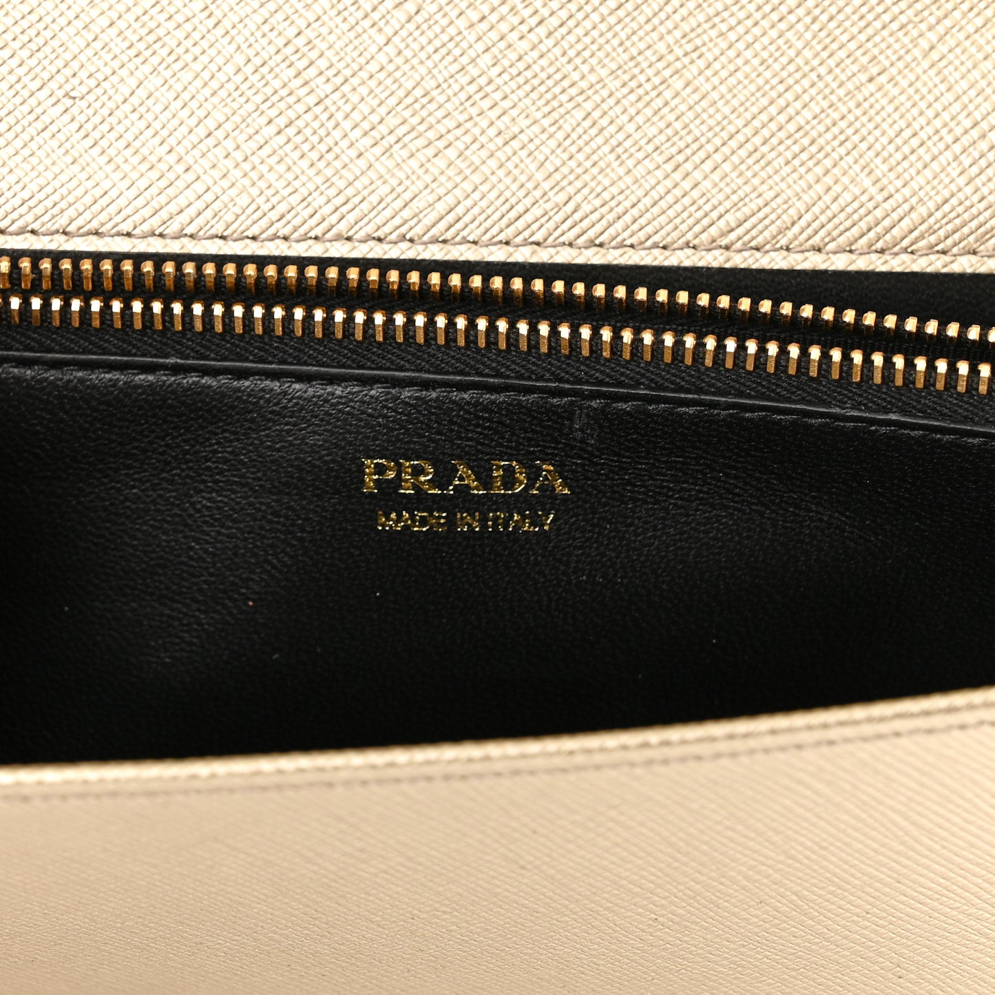 Metallic Saffiano Lux Chain Wallet Pirite