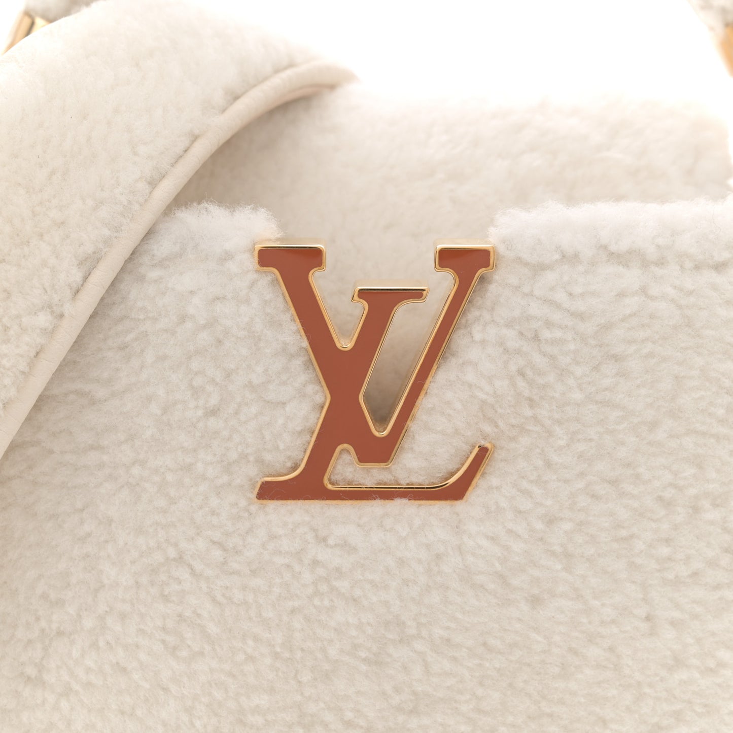 Shearling Calfskin Capucines BB White