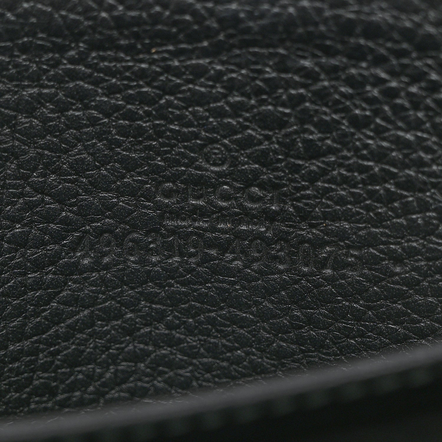 Gucci Calfskin Logo Zip Around Card Case Black 6 of 8