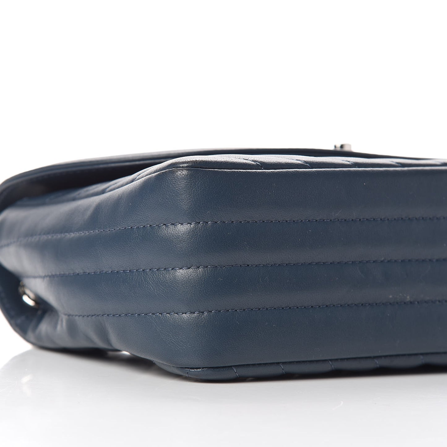 Lambskin Chevron Medium Single Flap Navy