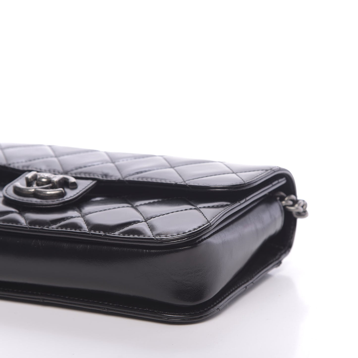 Glazed Calfskin Quilted Medium Perfect Edge Flap Black