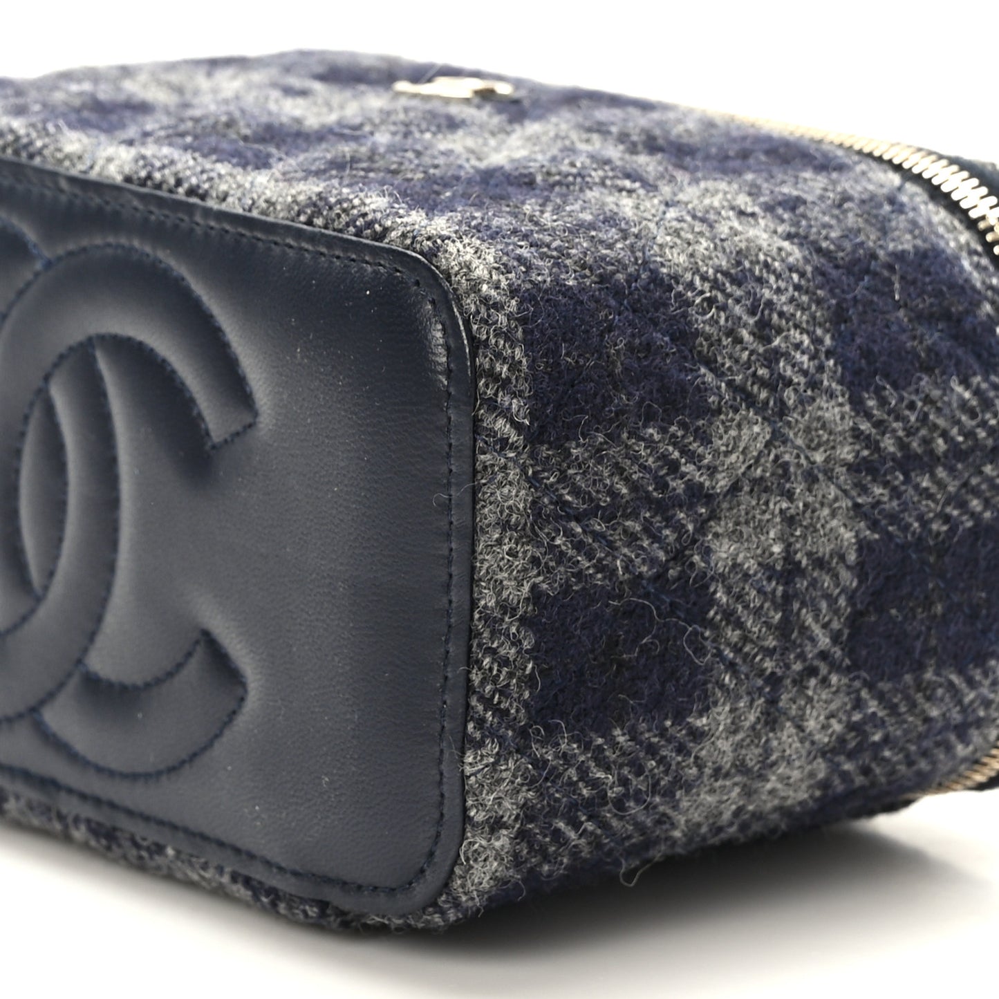 Wool Plaid Quilted Small Vanity Case With Chain Blue