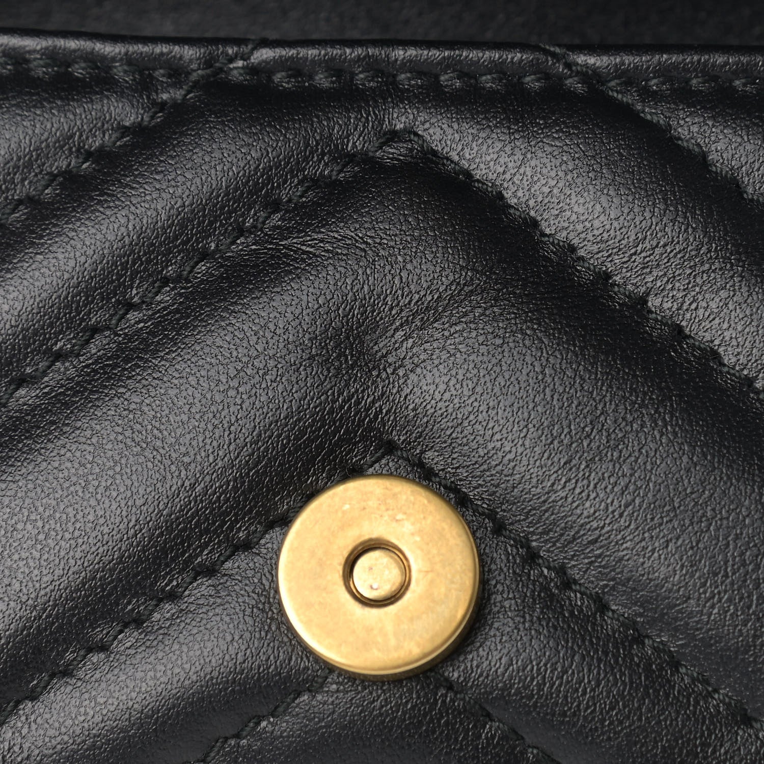 Gucci Calfskin Matelasse GG Marmont 2.0 Coin Purse On A Chain Black 13 of 13