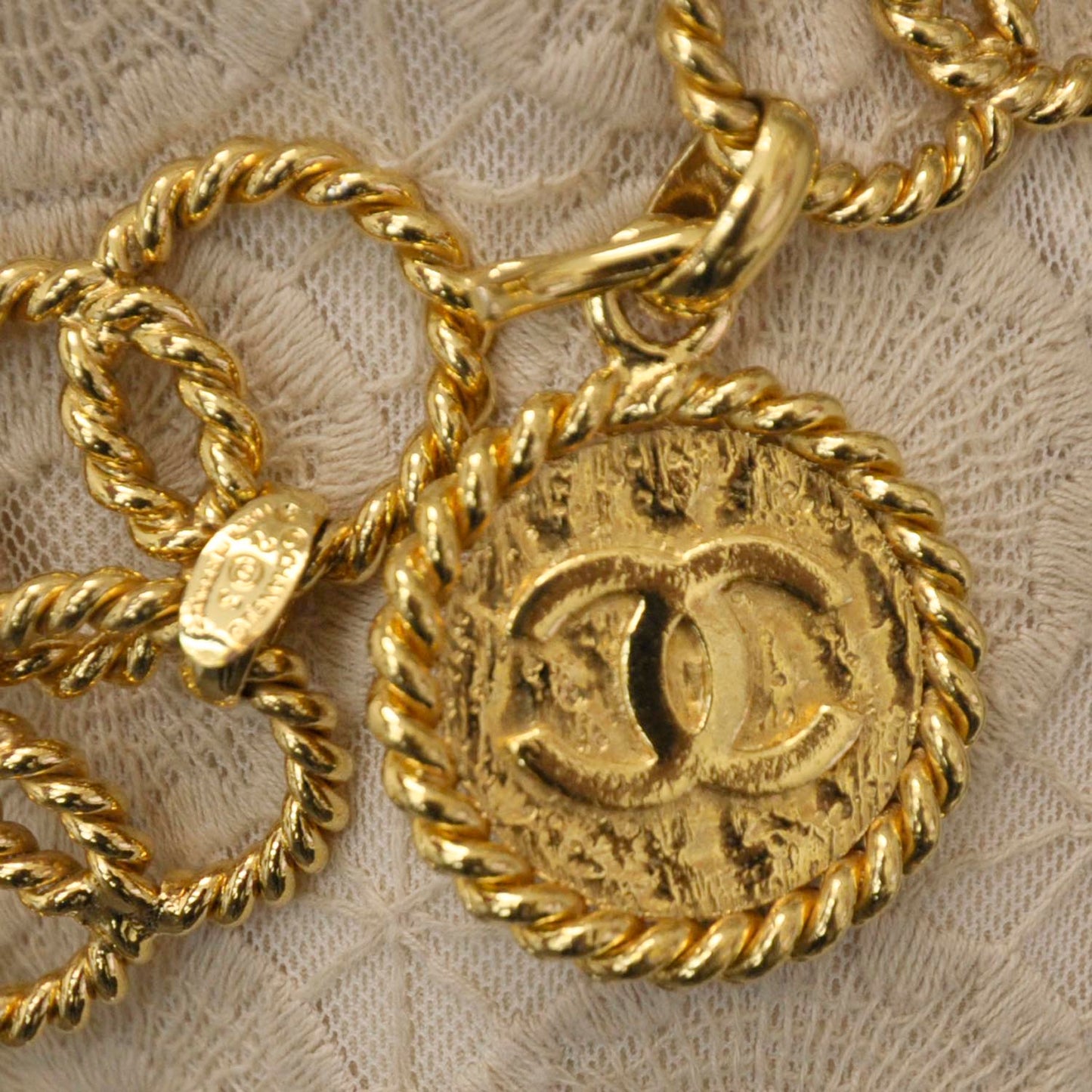 Chain CC Medallion Belt Gold