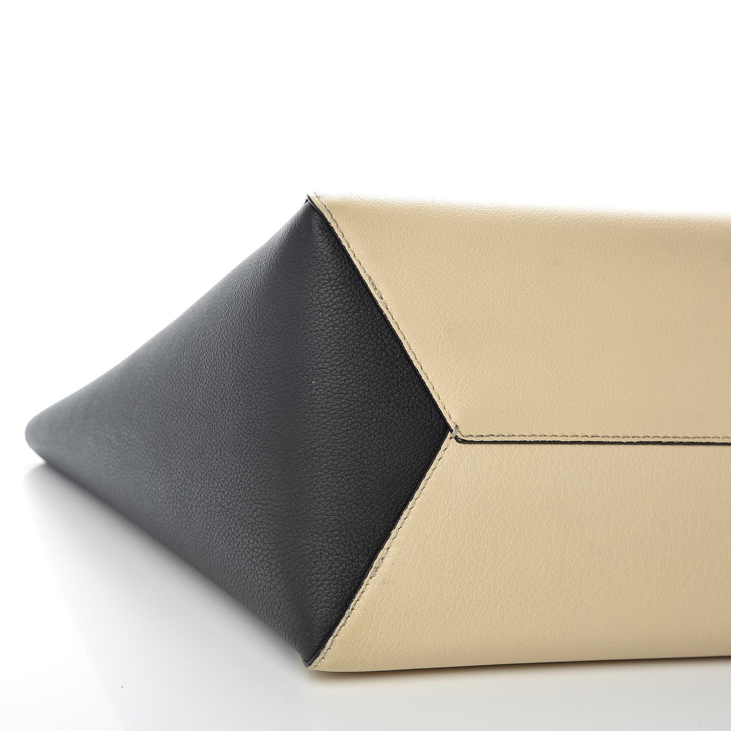 Calfskin Lockme Cabas Vanille Black